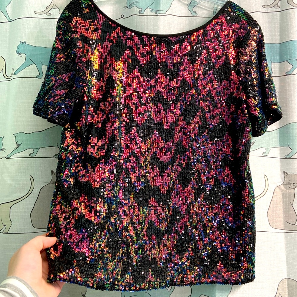 Sanctuary Iridescent Short Sleeve Scoop Sequin Top Black Red Green Purple